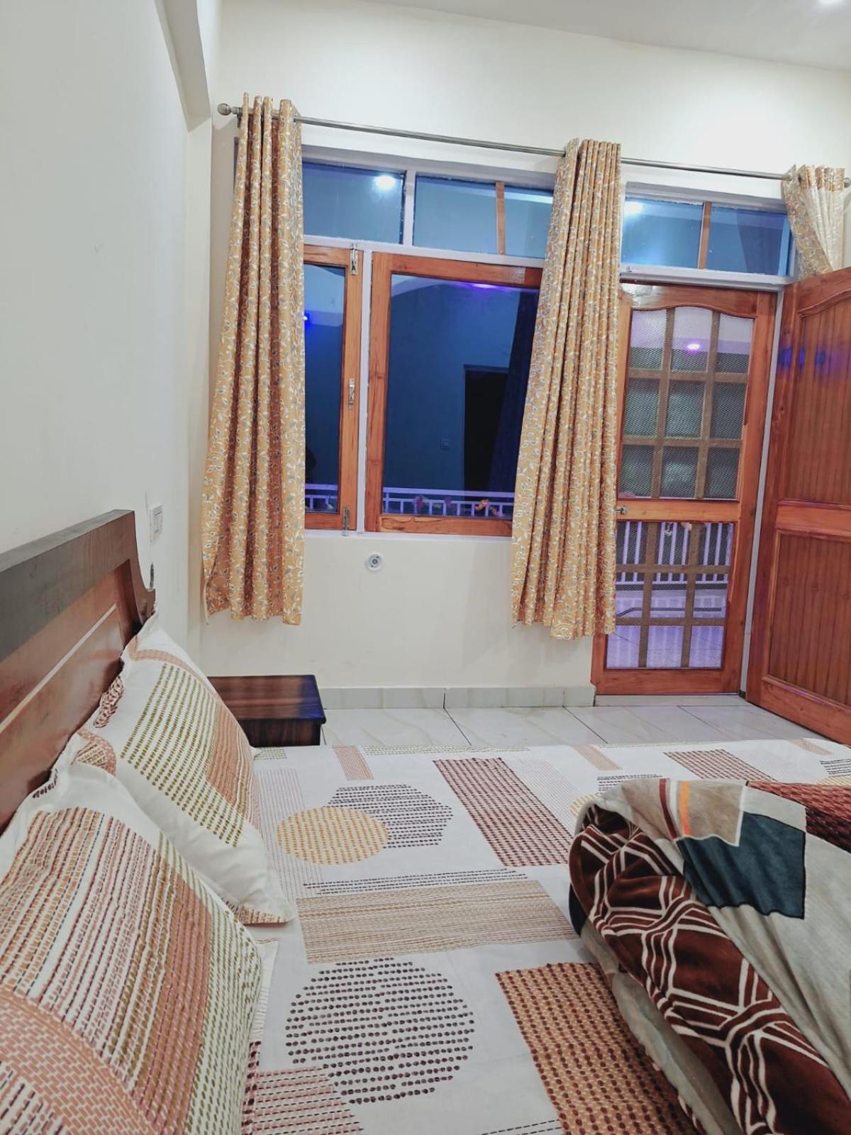 Chandarshila Hike Homestay Ukhimath Esterno foto