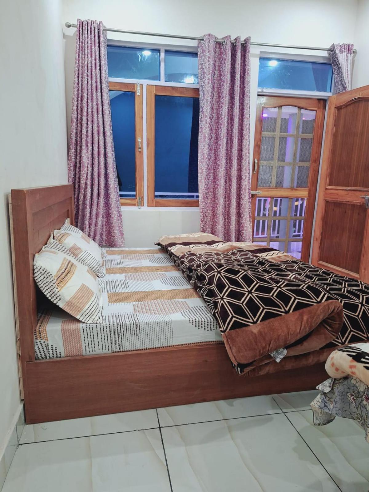 Chandarshila Hike Homestay Ukhimath Esterno foto